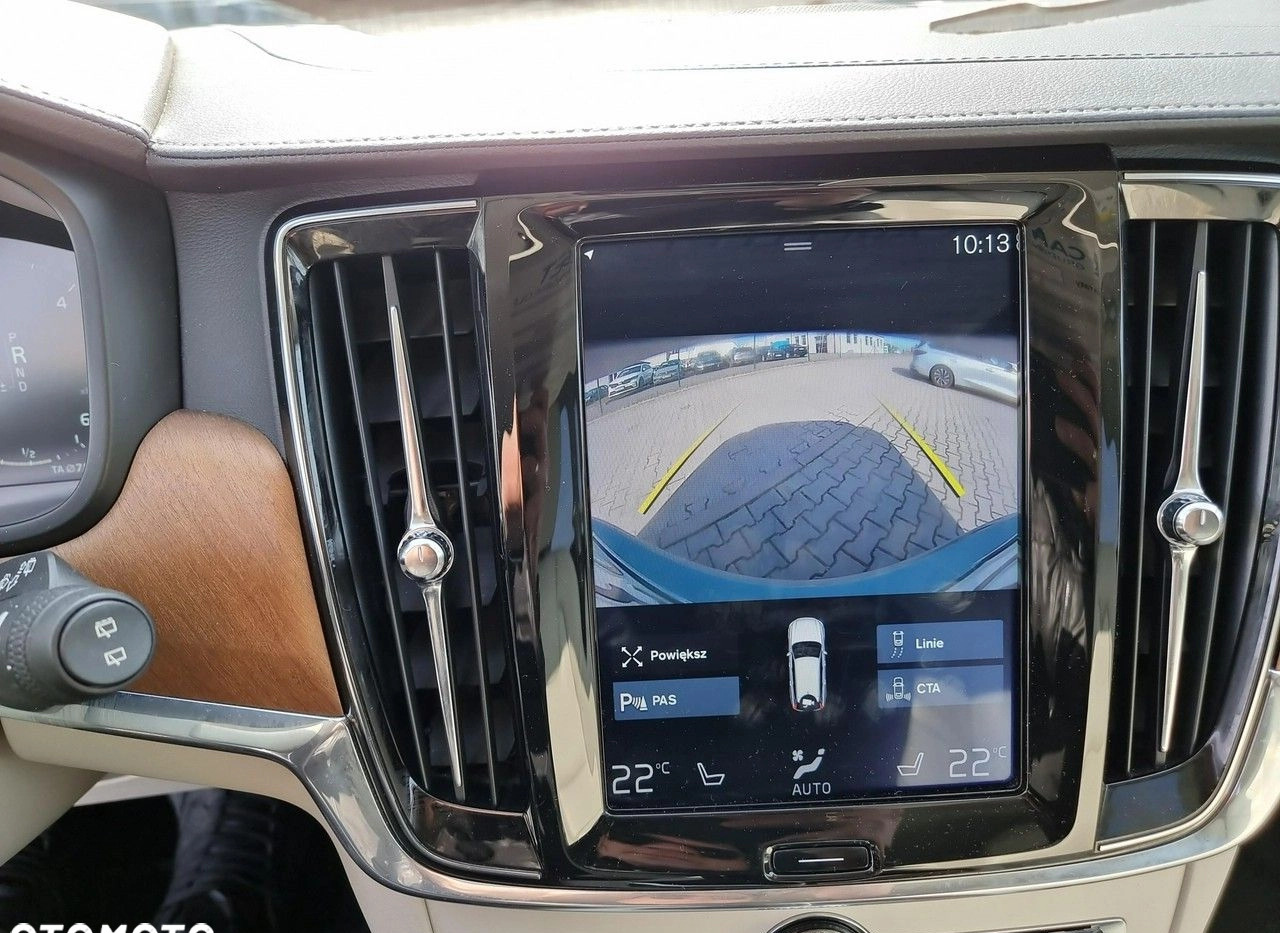 Volvo V90 cena 149000 przebieg: 106117, rok produkcji 2019 z Sieraków małe 379